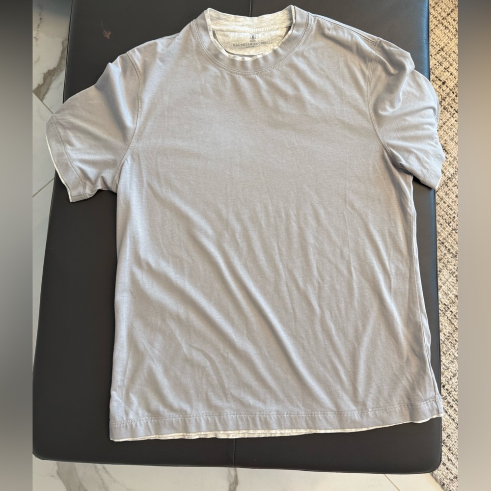 Men's Gray T-Shirt size medium (35)